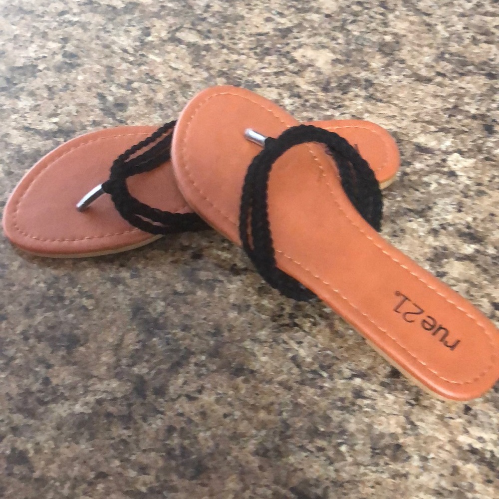 NWT Rue21 flip flops size 6 - Picture 2 of 5